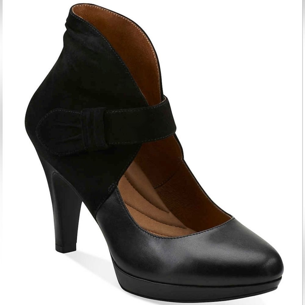 Clarks Indigo Black Wessex Cross Heel Shoes